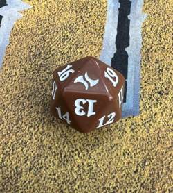 Magic the Gathering Fate Reforged D20 Spindown Life Counter Die - Brown/White - Image 1