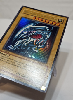 Portuguese Blue-Eyes White Dragon DIK-P001 Ultra Rare 1st Edition Yugioh 7930 - Image 2