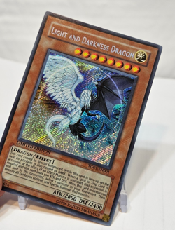 Light and Darkness Dragon YG01-EN001 Secret Rare FOIL BLEED Yugioh 7805 - Image 4