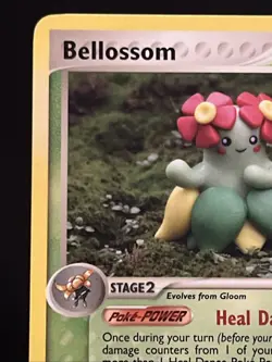 Bellossom 16/101 • Hidden Legends • Non Holo Pokemon • NM • Yuka Morii - Image 3