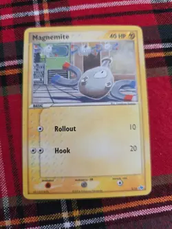 Magnemite 4/10 NM - EX Latios Trainer Kit Pokemon Card - Tomokazu Komiya Art - Image 1
