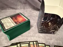 Mtg Tyranids Commander Deck Warhammer 40K Universes Beyond Sleeved Unplayed - Image 3