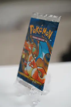 Pokemon TCG Base Set Unlimited Booster Pack Charizard Art WOTC Sealed - Image 3