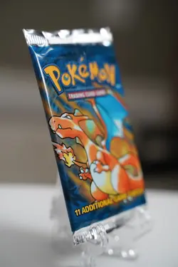 Pokemon TCG Base Set Unlimited Booster Pack Charizard Art WOTC Sealed - Image 4