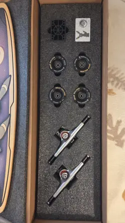 Exclusive Pokemon Center × Bear Walker: Umbreon Skateboard 1/1500 New Open Box - Image 4