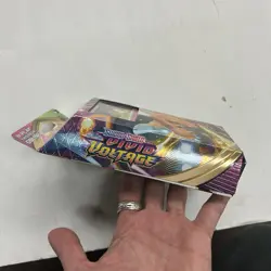 Pokemon Vivid Voltage Charizard Theme Deck Promo Holo in Hand 2020 RARE 820650807572 - Image 4