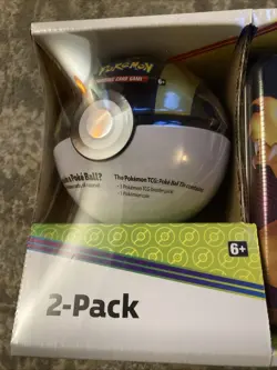 Pokemon TCG 2021 Collectors Chest Tin Lunchbox Poke Ball - Image 2