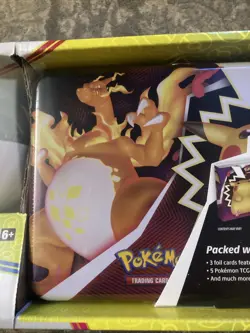 Pokemon TCG 2021 Collectors Chest Tin Lunchbox Poke Ball - Image 3