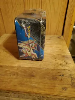 Pokemon Zacian & Zamazenta 2020 Collector’s Chest Lunch Box Factory Sealed - Image 4