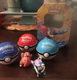 Pokemon Tin (EMPTY) 3 Jirachi plastic balls includes Suicune and Bandi figurine - Image 2