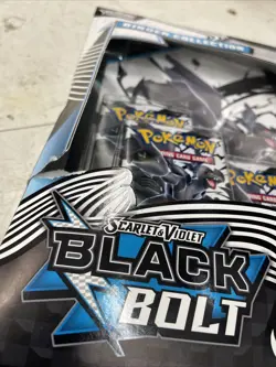 Pokemon TCG Scarlet & Violet Black Bolt Binder Collection BRAND NEW SEALED Unova - Image 3