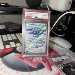 2025 POKEMON BLK EN-BLACK BOLT ILLUSTRATION RARE #109 CUBCHOO PSA 8 - Image 1
