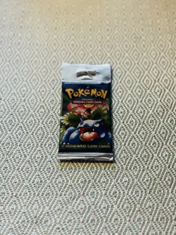 Wizards of the Coast Pokemon Base Set Booster Pack 742818061582 - Image 1