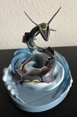Pokemon Shiny Rayquaza Figure Hidden Fates Premium Card Holder & Card. - Image 4
