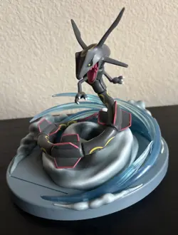 Pokemon Shiny Rayquaza Figure Hidden Fates Premium Card Holder & Card. - Image 5