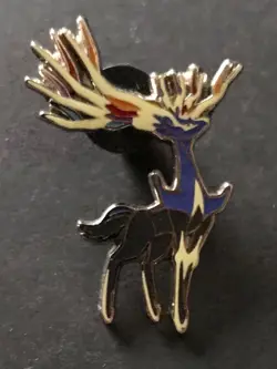 Xerneas Pokemon Pin Badge Metal Shiny Enamel 2013 From XY Base Legendary Blister - Image 1