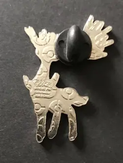 Xerneas Pokemon Pin Badge Metal Shiny Enamel 2013 From XY Base Legendary Blister - Image 2