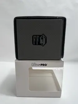 Ultra PRO Magic: The Gathering Final Fantasy Sephiroth, Alcove Edge Deck Box - Image 2