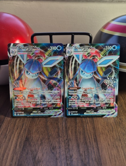 Pokemon Glaceon VMAX 041/203 Evolving Skies 2 card bundle + Snowflake Stamp NM - Image 1