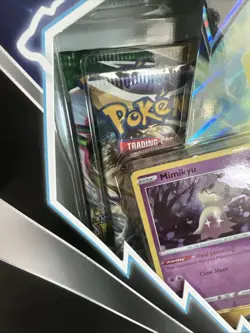 Pokemon TCG Pikachu V Box (2 Evolving Skies & 2 Brilliant Stars) Booster Packs - Image 2