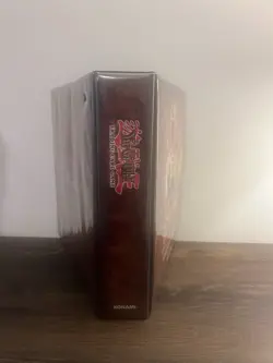 Yu-Gi-Oh! 1996 Yugi & Dark Magician Official 3-Ring Trading Card Binder - Empty - Image 3