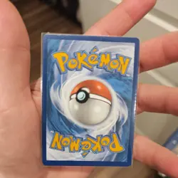 Pokemon TCG Lumineon v GG39/GG70 Ultra Rare Crown Zenith Near Mint Condition - Image 2