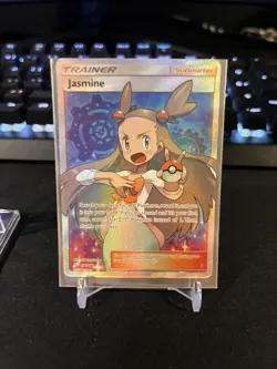2019 POKEMON SUN & MOON TEAM UP #177/181 JASMINE FULL ART TRAINER - Image 1