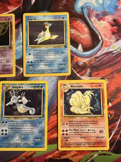 POKEMON 7 VINTAGE HOLOS CARDS LOT ( FOSSIL , BASE SET , JUNGLE , NEO GENESIS) - Image 4