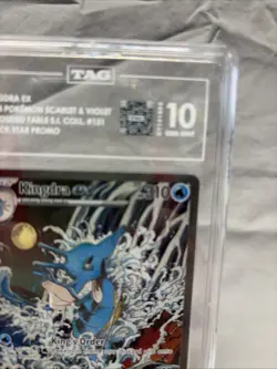 2023 POKEMON SV BLACK STAR PROMOS - SVP EN #131 KINGDRA EX TAG GEM MINT 10 - Image 2