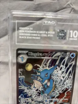2023 POKEMON SV BLACK STAR PROMOS - SVP EN #131 KINGDRA EX TAG GEM MINT 10 - Image 3