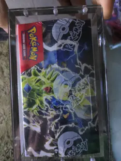 Pokemon TCG Scarlet Violet Obsidian Flames New Sealed With Acrylic Case - Image 4