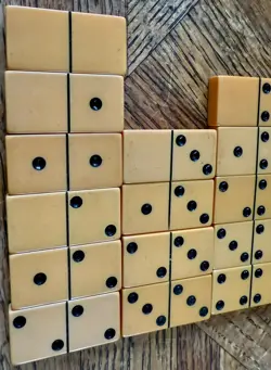 Vintage Bakelite Catalin Butterscotch Dominoes 28 Piece Set Double Six 1/2 Box - Image 3