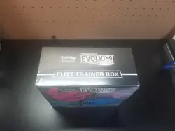 POKEMON TCG SWORD & SHIELD EVOLVING SKIES ELITE TRAINER BOX FACTORY SEALED - Image 3