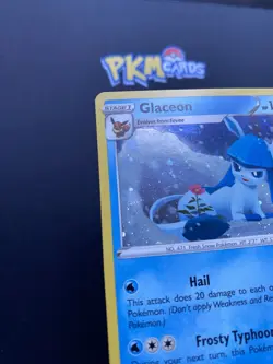 Pokemon TCG Glaceon SWSH192 Black Star Promo Holo ( WITH SWIRL BY TAIL ) LP. - Image 2