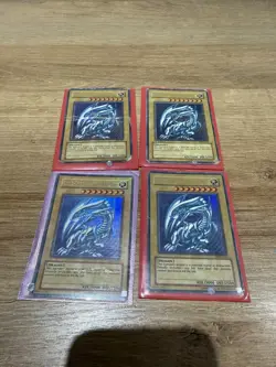 Yu-Gi-Oh Blue-Eyes White Dragon SDK-001 x4 - Image 1