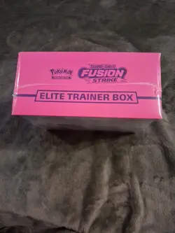 Nintendo Pokemon TCG: Sword & Shield Fusion Strike Elite Trainer Box 820650809330 - Image 3