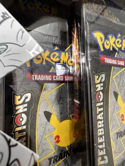 Pokemon TCG: Celebrations Collection Box Dark Sylveon V - Image 3