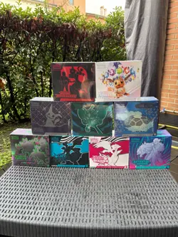 ETB Set Allenatore Fuoriclasse Scarlatto e Violetto vari Set Sealed ✅ FREE Ship - Image 1