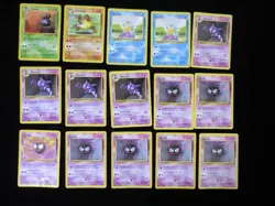 (63) 1999 Pokemon TCG Trading Card Lot - Image 2