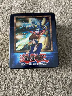 Yu-gi-oh! Collectors Tin and Lot of random cards in pictures - Image 1