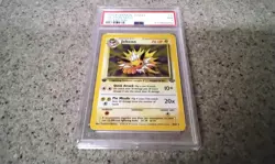 1999 Pokemon Jungle 1st Edition Jolteon Holo #4 PSA 7 - Image 2