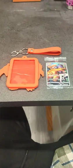 🔥 Charizard keychain promo with card holder to display your Pokemon 🔥 - Image 4