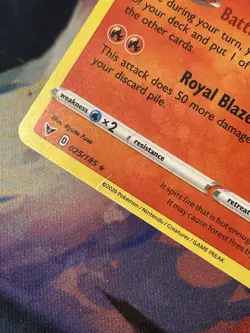 Pokemon Charizard 025/185 Cracked Ice Holo 2020 Vivid Voltage Deck Exclusive DMG - Image 2