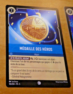LORCANA TRADING CARD GAME DISNEY CHAPITRE 5 CARTE MEDAILLE 165/204 FR JCC MINT - Image 1