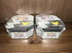 Pokemon 25th Anniversary Celebrations Tin Set: Lance's Charizard & Dark Sylveon - Image 2