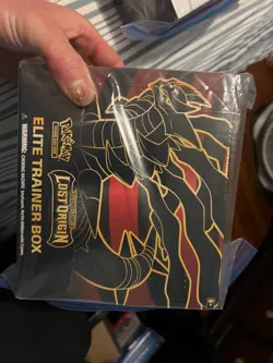 Pokemon TCG: Sword & Shield Lost Origin Elite Trainer Box (8 Packs per Box,... 820650850714 - Image 1
