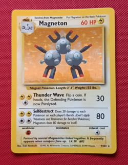 Pokemon TCG Magneton 9/102 Base Set Unlimited Holo Rare Card LP/NM Condition - Image 1