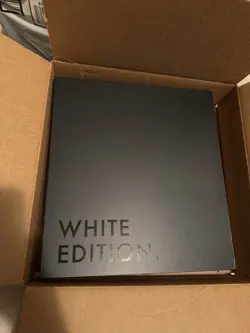 Vault X White Edition 12-Pocket Exo-Tec Zip Binder - 480 Cards - NEW IN HAND!!! - Image 2