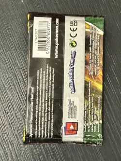 Pokemon TCG Sword & Shield Evolving Skies Booster Pack Sylveon cover 820650808777 - Image 2