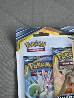 Pokemon TCG Unbroken Bonds 3 Pack Blister (Typhlosion) New Sealed Charizard Pack - Image 2